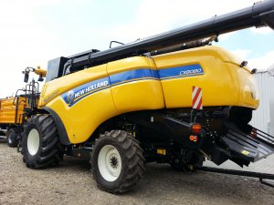 New Holland CX 8080 Elevation