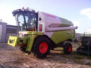 Claas Tucano 320