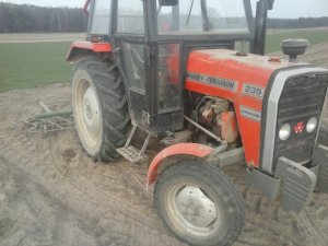 Massey Ferguson 235