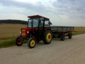 Ursus C-330 i przyczepa sanok