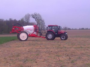 Case IH Farmall 85A + opryskiwacz polowy Gaspardo POMPEO 3200