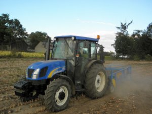 New Holland T4020 + Krukowiak Saturn Z-653/1