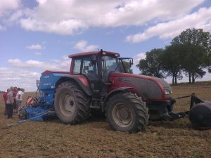 Valtra T140 i Lemken Solitair 9