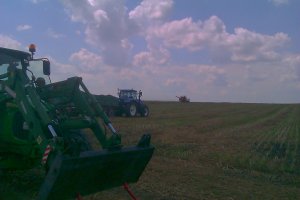 John Deere 5820 & New Holland T7.220AC & Bizon Z056