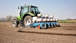 Deutz-Fahr Agrotron 150 & Monosem