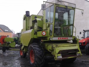 Claas Dominator 85