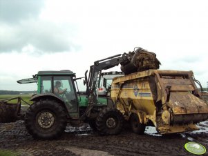 Valtra A95 + tur Valtra 920 i Valtra T160 + paszowóz Sgariboldi 10DF