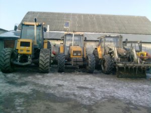 Renault 155.54 , Ceres 330 , Ceres 85