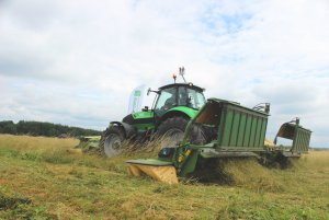 Deutz Fahr Agrotron x720 + Krone EasyCut