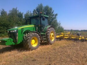 John Deere 8335r i  Strom Swifterdisc