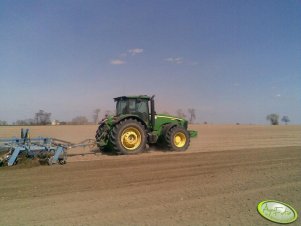 John Deere 8430