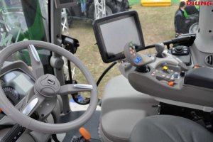 Deutz Fahr 7250 – wnętrze