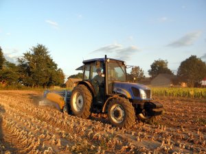 New Holland T4020 + Krukowiak Saturn Z-653/1