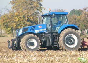 New Holland T8.330