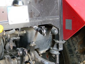 MTZ Belarus 820 przeniesione gniazdo pneumatyki