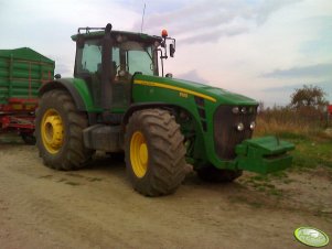 John Deere 8130