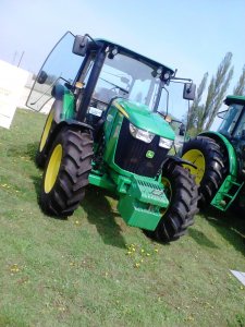 John Deere 5115 M