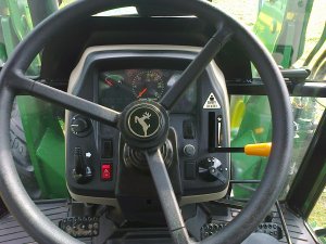 John Deere 5065E