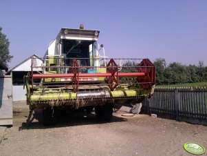 Claas Dominator 76