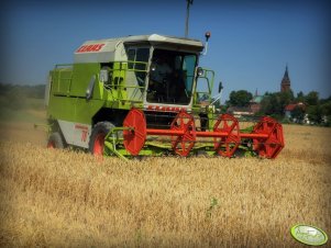 Claas Dominator 76