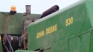 John Deere 530