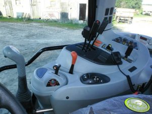 MF 5435 - prawa konsola