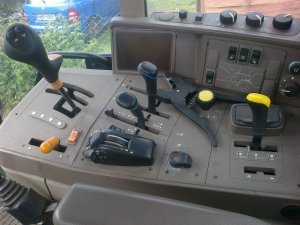 John Deere 6230 wnętrze