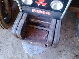 Zaczep przedni przy mf 255