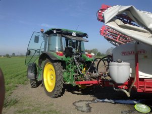 John Deere 5080m + Pelikan Vento