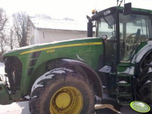 John Deere 8130