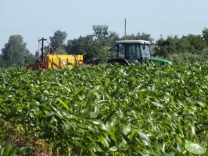 Deutz-Fahr Agroplus 67 & opryskiwacz