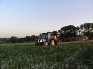 New Holland T4020 + Pilmet 815 XL