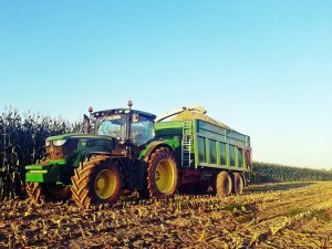 John Deere 6150R & Pronar T669