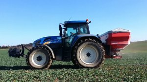 New Holland TVT 195 + Rozsiewacz Rauch Axis 30.1