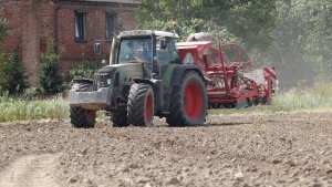 Fendt 818 vario & Kverneland Accord