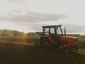 Zetor 4718 + Pługi UG 2 + waly pierścieniowy i strunowy