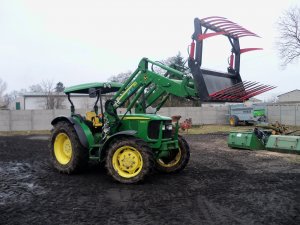 John Deere  5080G