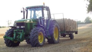 John Deere 6800