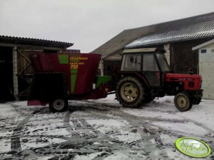 Zetor 7011 + Strautmann Verti-Mix 750