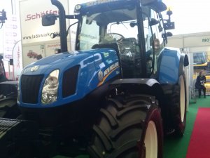 New Holland T6