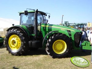 John Deere 8530