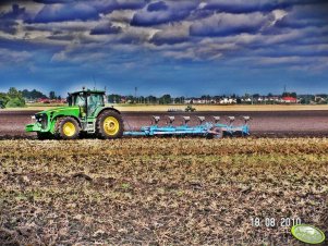 John Deere 8530