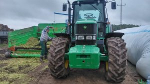 John Deere 6930