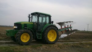 JD 6330 i Kverneland em100