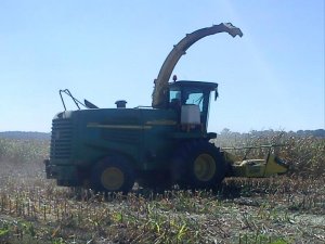 John Deere 7300