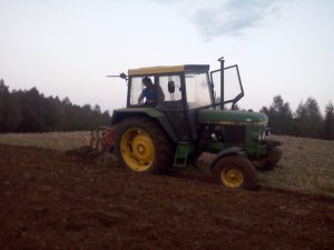 John Deere 2140 + Pług Kverneland 3