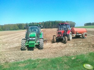 John Deere 5090R & Belarus 820