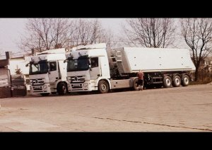 2x Mercedes - Benz Actros 1841