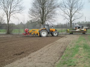 Renault Ceres 85X & Stal-tech pazurek P27 & Famarol Słupsk 2.70