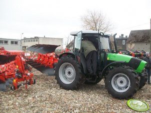 DF Agrofarm 410 + Kuhn